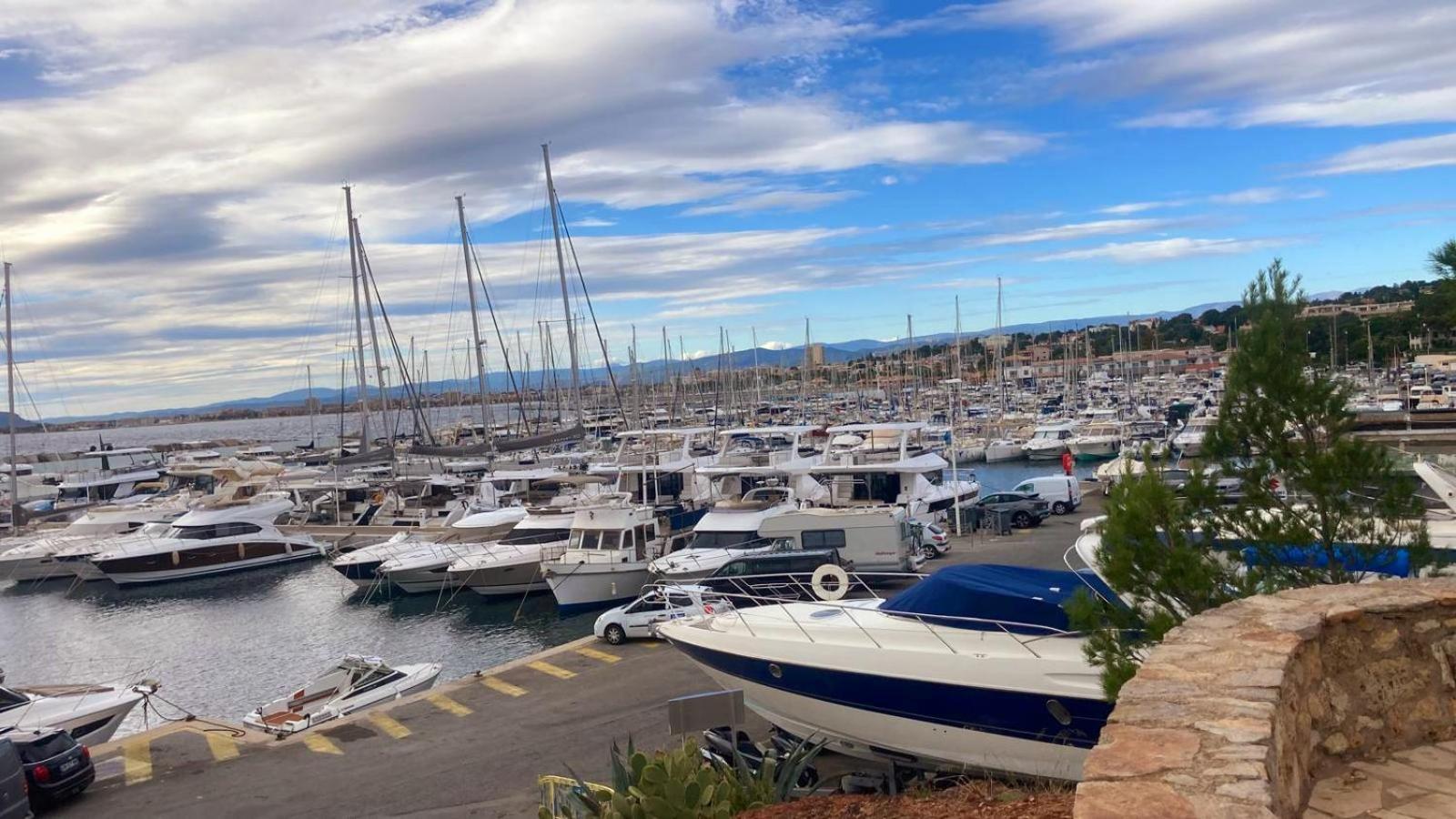 Balcon, Parking, Piscine Et Clim' A 2 Pas Du Port Santa Lucia Apartment Saint-Raphael  Luaran gambar
